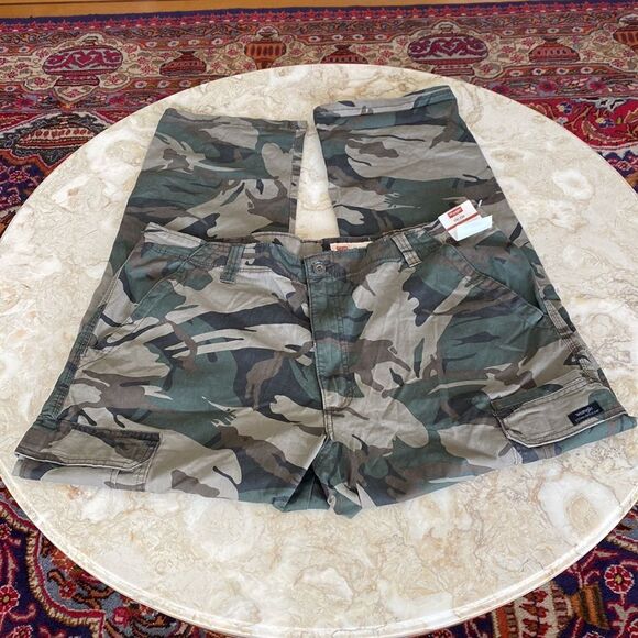 NWT Wrangler Relaxed Fit Camo Cargo Pants - Picture 4 of 16